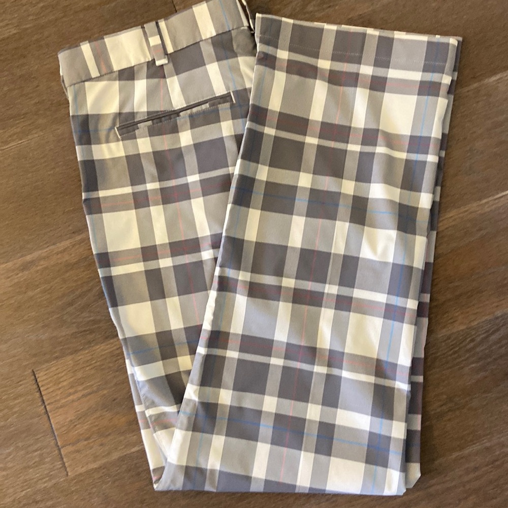 NIKE Dri-Fit True Performance Golf Trousers. NWOT. Size 36 X 32. Never worn.